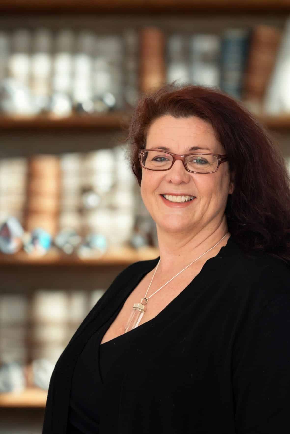 Lernraum-Dein-Seelenstein-Sonja-Buchregal